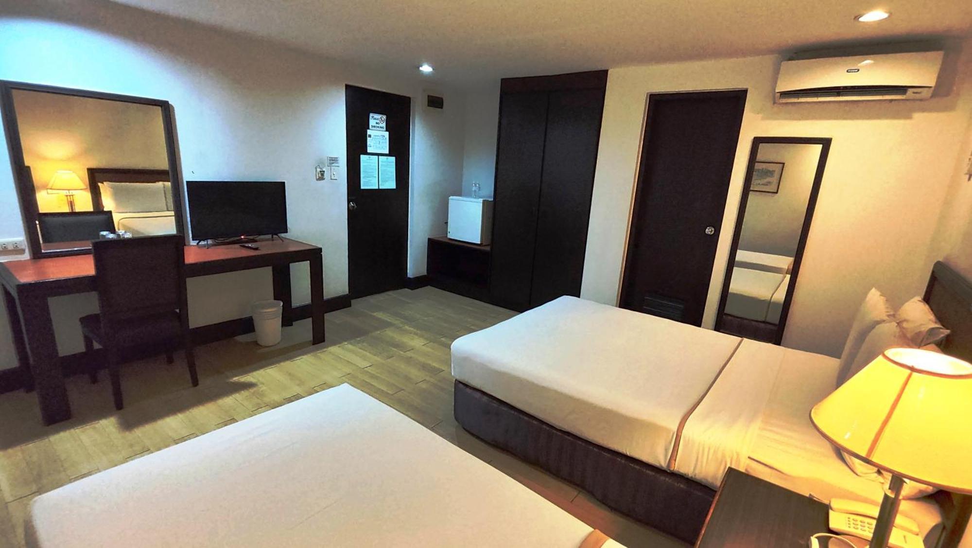 Rajah Park Hotel By Hiverooms Cebu Exteriör bild